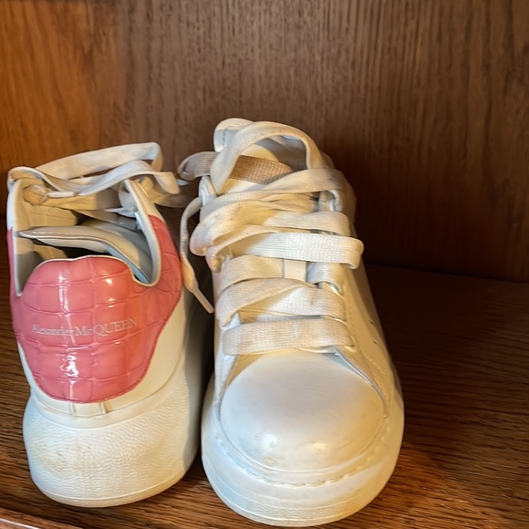 McQueen sneakers in excellent condition - Picture 2 of 5